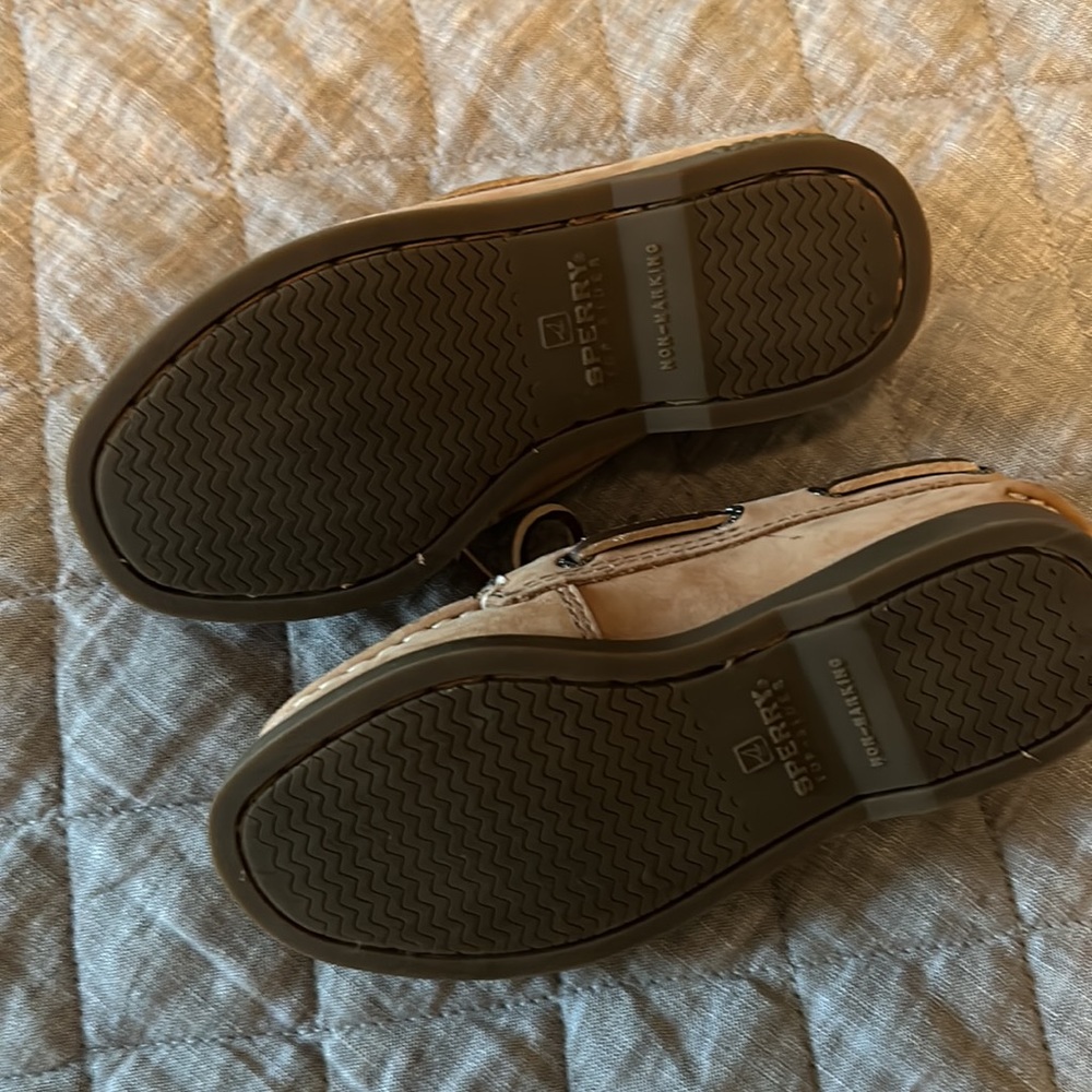 Sperry - Picture 2 of 2